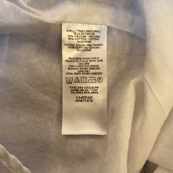 Ann Taylor Tiered Ruffled off shoulder blouse floral, size large - Picture 6 of 6